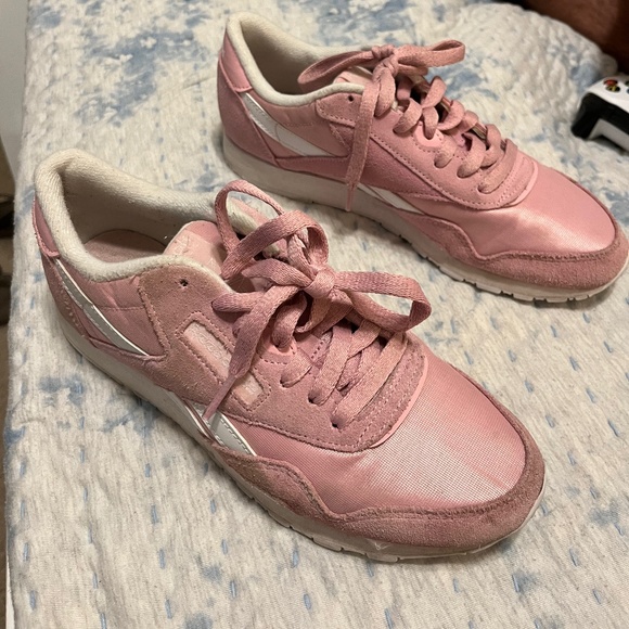 Reebok Tennis Shoes - Picture 2 of 7